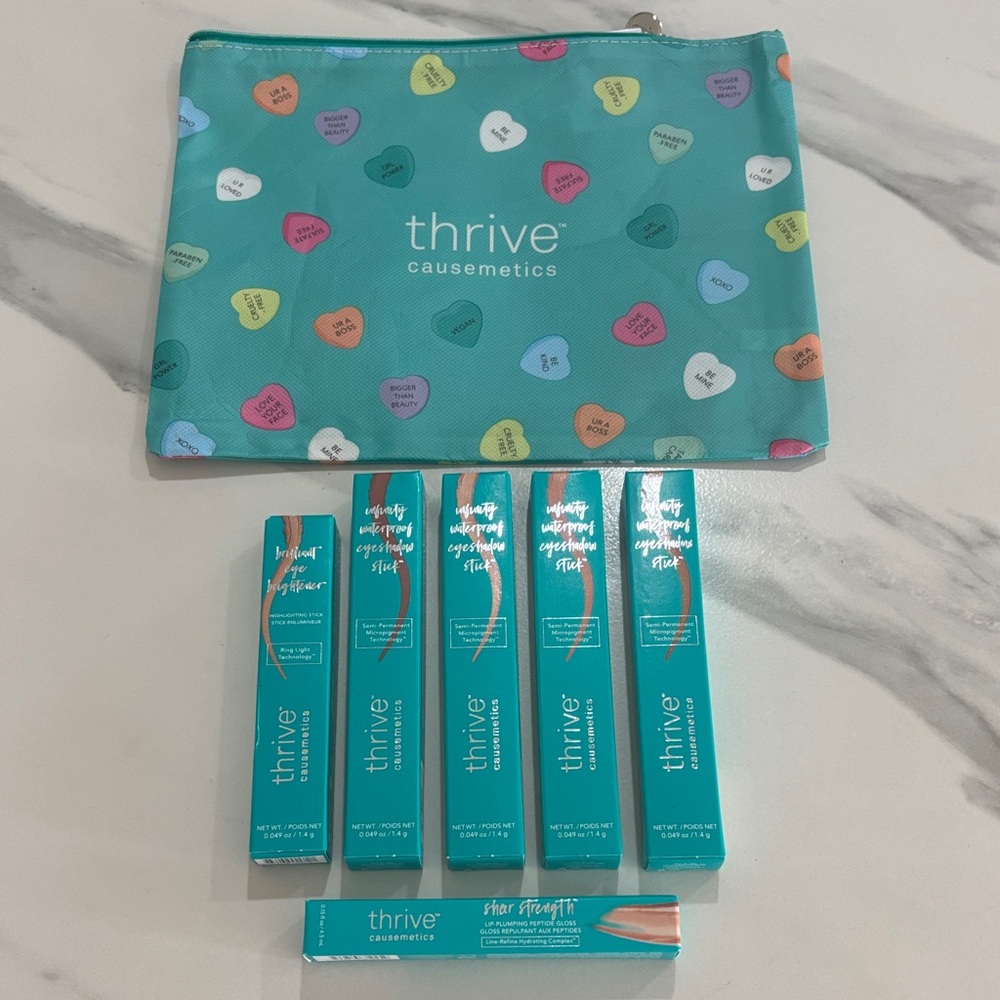 5 new eyeshadow sticks and bonus gloss